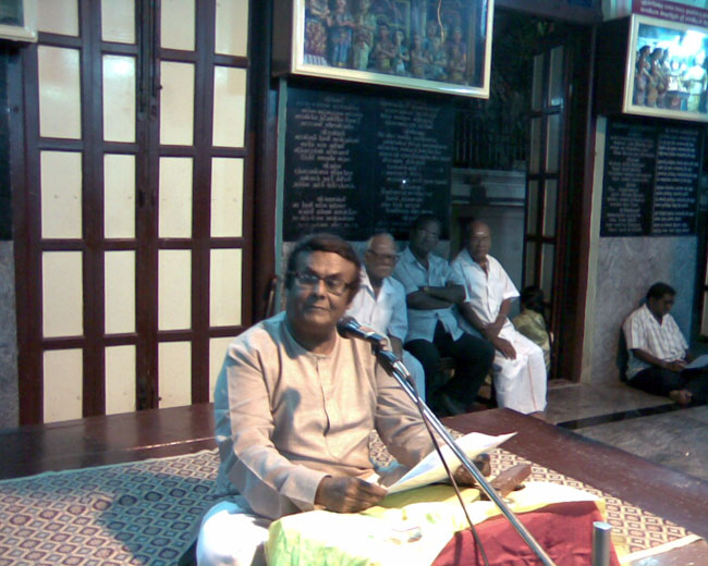 D.A.J delivers his speech on the occasion of Navarathiri festival (2009).