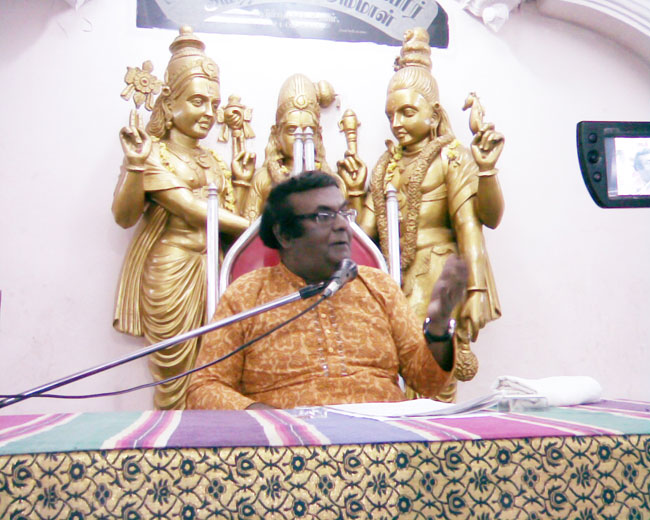 Sri Vaikunda Ekadesi 2009 - D.A.Joseph gave a mid night lecture from 10. PM to 3.AM . The Topic was Sri Paduka Pattabhishekam