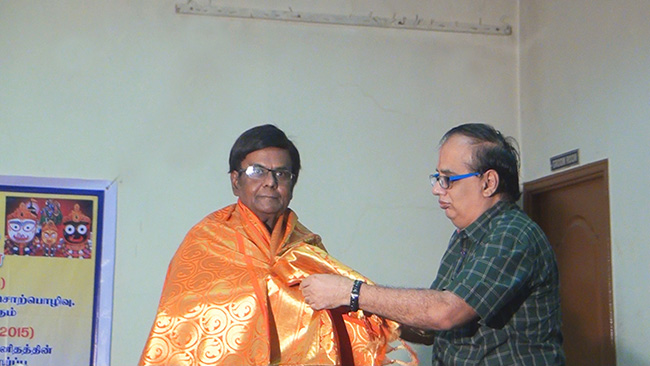D.A.Joseph honoured by Srimaan. Gopala Ramanujam Srinivasan (Photo-1)
